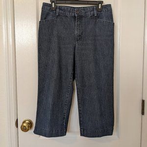 **5 for $25🌞**.  Lee Denim Capri's